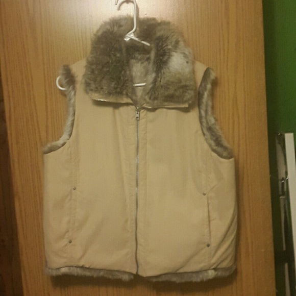 Imitatipn Rabbit fur reverisable vest with pockets - Picture 2 of 3